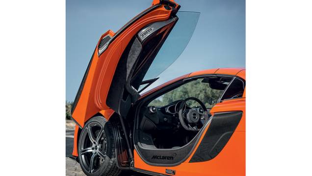 Para entrar, salte sobre o batente da porta | <a href="https://quatrorodas.abril.com.br/carros/impressoes/mclaren-650s-787311.shtml" rel="migration">Leia mais</a>