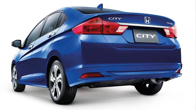 Lanternas lembram as do novo Civic e criam uma assinatura de designl | <a href="https://quatrorodas.abril.com.br/reportagens/geral/vale-esperar-novo-honda-city-792682.shtml" rel="migration">Leia mais</a>