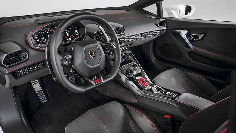A ideia estil&iacute;stica dos hex&aacute;gonos est&aacute; espalhada pelo interior do esportivo | <a href="https://quatrorodas.abril.com.br/carros/impressoes/lamborghini-huracan-795058.shtml" rel="migration">Leia mais</a>