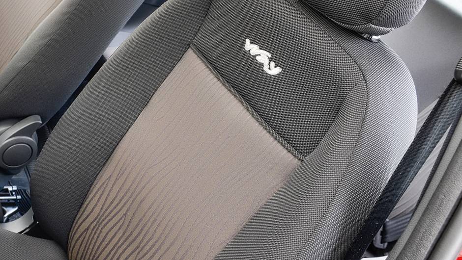 ... s&atilde;o as novidades no interior espartano | <a href="https://quatrorodas.abril.com.br/carros/impressoes/fiat-palio-fire-way-790798.shtml" rel="migration">Leia mais</a>