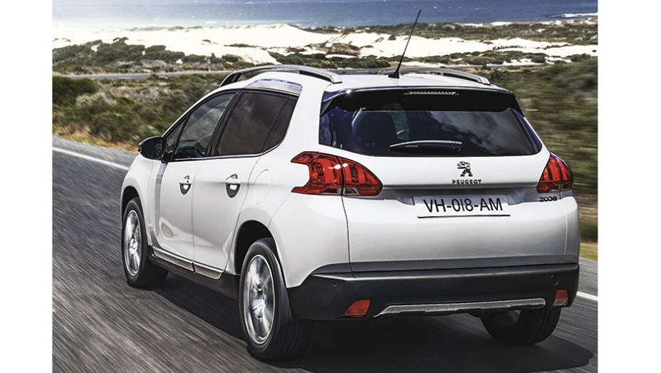 Lanternas, instrumentos em posição elevada e volante pequeno são compartilhados com o 208 | <a href="https://quatrorodas.abril.com.br/reportagens/geral/vale-esperar-peugeot-2008-793301.shtml" rel="migration">Leia mais</a>