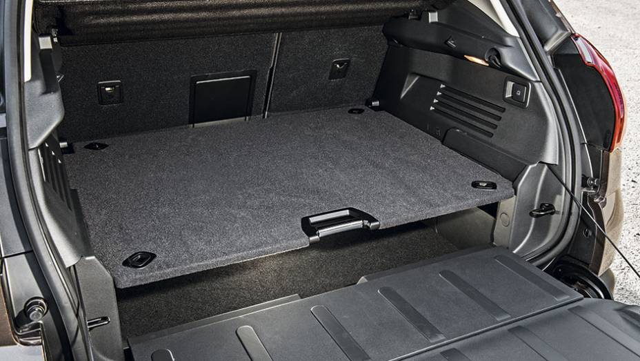 Porta-malas modular | <a href="http://quatrorodas.abril.com.br/carros/impressoes/peugeot-3008-791963.shtml" rel="migration">Leia mais</a>