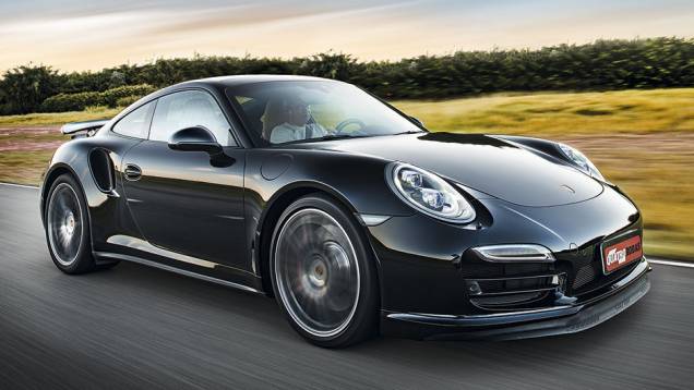 Com rodas aro 20 e bitolas maiores, o 911 ficou mais bem-assentado | <a href="https://quatrorodas.abril.com.br/carros/testes/porscshe-911-turbo-795081.shtml" rel="migration">Leia mais</a>