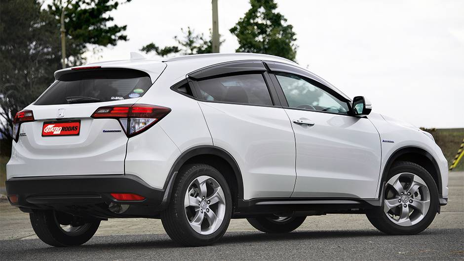 Linha do teto tem caimento de cup&ecirc; | <a href="https://quatrorodas.abril.com.br/reportagens/geral/vale-esperar-honda-vezel-793591.shtml" rel="migration">Leia mais</a>