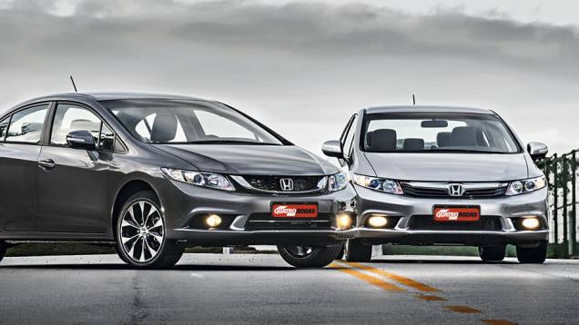 Ao lado do Civic 2014, é mais fácil ver o que mudou | <a href="https://quatrorodas.abril.com.br/carros/impressoes/honda-civic-2015-797583.shtml" rel="migration">Leia mais</a>