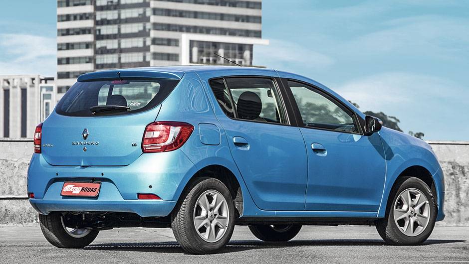 Na configura&ccedil;&atilde;o Expression, o Sandero n&atilde;o traz calotas nem sensor de estacionamento | <a href="https://quatrorodas.abril.com.br/carros/comparativos/renault-sandero-x-chevrolet-onix-x-hyundai-hb20-798448.shtml" rel="migration">Leia mais</a>