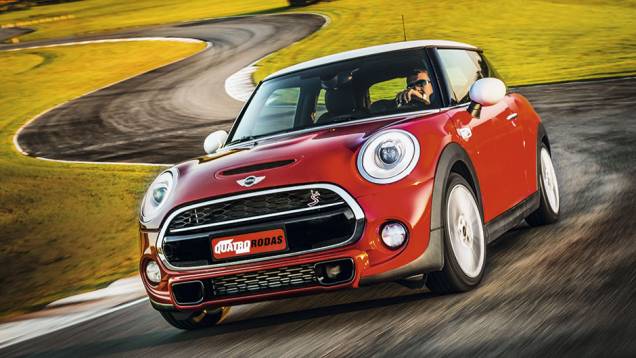 Por fora, o novo parece igual ao antigo? A ideia é essa mesma | <a href="https://quatrorodas.abril.com.br/carros/testes/mini-cooper-799550.shtml" rel="migration">Leia mais</a> Por fora, o novo parece igual ao antigo? A ideia é essa mesma | <a href="https://quatrorodas.abril.com.br/carros/testes/mini-cooper-799550.shtml" rel="migration">Leia mais</a>