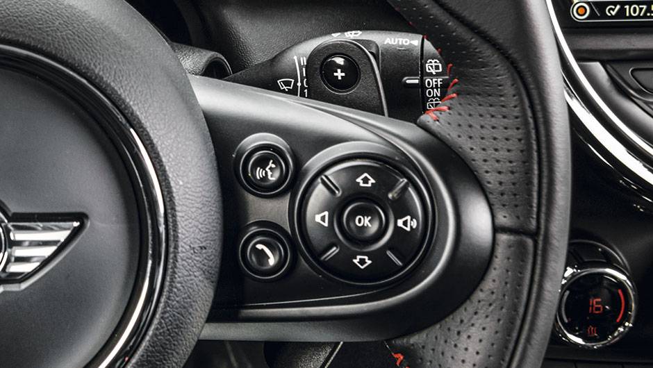 Borboletas n&atilde;o s&atilde;o de s&eacute;rie | <a href="https://quatrorodas.abril.com.br/carros/testes/mini-cooper-799550.shtml" rel="migration">Leia mais</a>