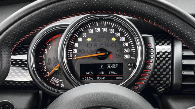 Velocímetro saiu do centro e está atrás do volante | <a href="https://quatrorodas.abril.com.br/carros/testes/mini-cooper-799550.shtml" rel="migration">Leia mais</a> Velocímetro saiu do centro e está atrás do volante | <a href="https://quatrorodas.abril.com.br/carros/testes/mini-cooper-799550.shtml" rel="migration">Leia mais</a>