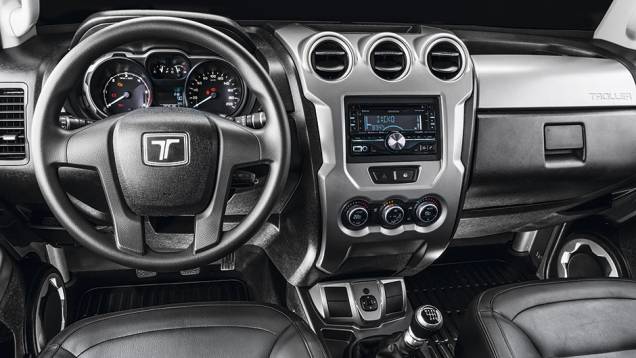 Novo painel tem 5 saídas de ar | <a href="https://quatrorodas.abril.com.br/carros/testes/troller-t4-800224.shtml" rel="migration">Leia mais</a> Novo painel tem 5 saídas de ar | <a href="https://quatrorodas.abril.com.br/carros/testes/troller-t4-800224.shtml" rel="migration">Leia mais</a>
