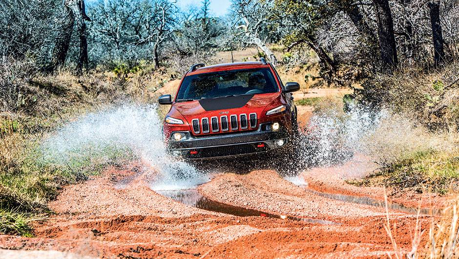 Voc&ecirc; vai mesmo fazer isso com o seu Cherokee novinho? | <a href="https://quatrorodas.abril.com.br/carros/impressoes/jeep-cherokee-800423.shtml" target="_blank" rel="migration">Leia mais</a>