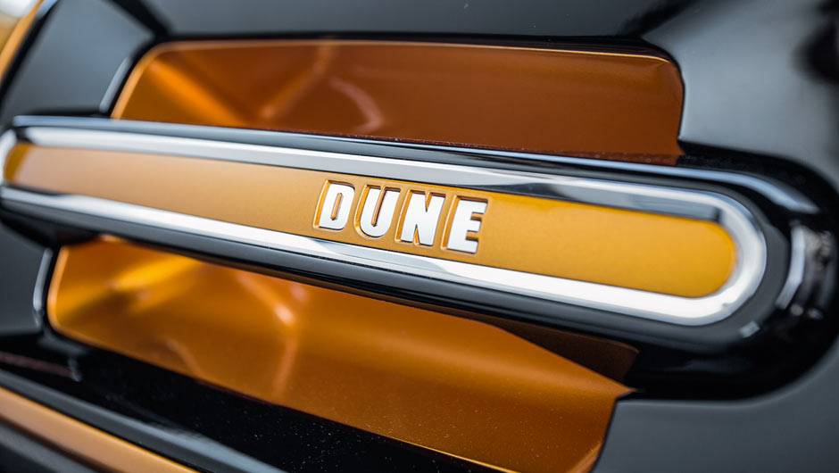 Apoio manual sumir&aacute; no carro de s&eacute;rie | <a href="https://quatrorodas.abril.com.br/carros/impressoes/vw-beetle-dune-802397.shtml" target="_blank" rel="migration">Leia mais</a>