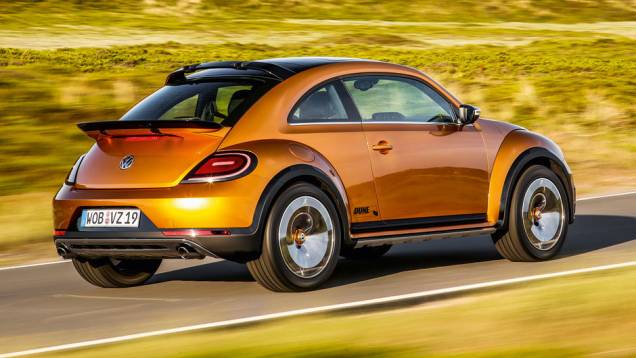 A base mecânica praticamente não sofreu alterações: motor 2.0 turbo de 210 cv e câmbio DSG de seis marchas | <a href="https://quatrorodas.abril.com.br/carros/impressoes/vw-beetle-dune-802397.shtml" target="_blank" rel="migration">Leia mais</a> A base mecânica praticamente não sofreu alterações: motor 2.0 turbo de 210 cv e câmbio DSG de seis marchas | <a href="https://quatrorodas.abril.com.br/carros/impressoes/vw-beetle-dune-802397.shtml" target="_blank" rel="migration">Leia mais</a>