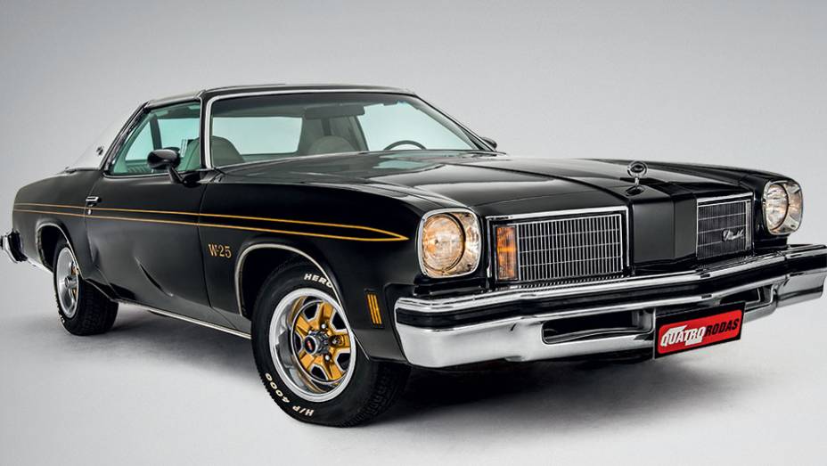 O Hurts/Olds era uma versão apimentada do Oldsmobile 442 | <a href="https://quatrorodas.abril.com.br/carros/classicos-grandescarros/oldsmobile-hurst-olds-802245.shtml" target="_blank" rel="migration">Leia mais</a>