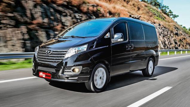 Motor 2.0 turbo para levar 7 pessoas e muita bagagem | <a href="https://quatrorodas.abril.com.br/carros/impressoes/jac-t8-800521.shtml" target="_blank" rel="migration">Leia mais</a> Motor 2.0 turbo para levar 7 pessoas e muita bagagem | <a href="https://quatrorodas.abril.com.br/carros/impressoes/jac-t8-800521.shtml" target="_blank" rel="migration">Leia mais</a>