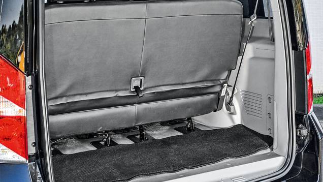 Bom porta-malas até com todos a bordo | <a href="https://quatrorodas.abril.com.br/carros/impressoes/jac-t8-800521.shtml" target="_blank" rel="migration">Leia mais</a> Bom porta-malas até com todos a bordo | <a href="https://quatrorodas.abril.com.br/carros/impressoes/jac-t8-800521.shtml" target="_blank" rel="migration">Leia mais</a>