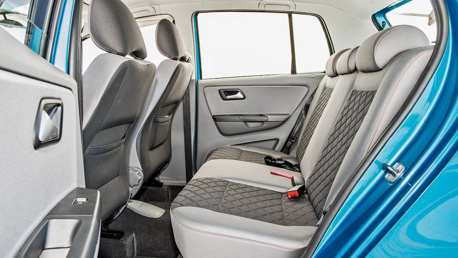 Banco corredi&ccedil;o: item consagrado do Fox | <a href="https://quatrorodas.abril.com.br/carros/impressoes/volkswagen-fox-ed-9-2014-802701.shtml" target="_blank" rel="migration">Leia mais</a>