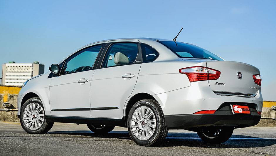 As rodas de liga leve s&atilde;o de 16 polegadas | <a href="https://quatrorodas.abril.com.br/carros/comparativos/ka-x-prisma-x-voyage-x-grand-siena-806201.shtml" target="_blank" rel="migration">Leia mais</a>