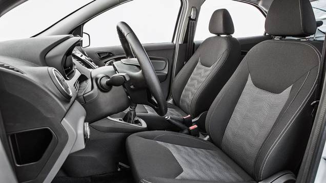Cabine oferece bom espaço interno | <a href="https://quatrorodas.abril.com.br/carros/comparativos/ka-x-prisma-x-voyage-x-grand-siena-806201.shtml" target="_blank" rel="migration">Leia mais</a> Cabine oferece bom espaço interno | <a href="https://quatrorodas.abril.com.br/carros/comparativos/ka-x-prisma-x-voyage-x-grand-siena-806201.shtml" target="_blank" rel="migration">Leia mais</a>