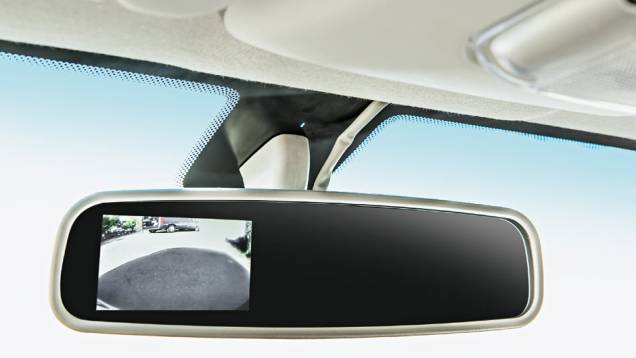 Central multimídia com câmera de ré no retrovisor é opcional | <a href="https://quatrorodas.abril.com.br/carros/impressoes/fiat-uno-evolution-1-4-802577.shtml" target="_blank" rel="migration">Leia mais</a> Central multimídia com câmera de ré no retrovisor é opcional | <a href="https://quatrorodas.abril.com.br/carros/impressoes/fiat-uno-evolution-1-4-802577.shtml" target="_blank" rel="migration">Leia mais</a>