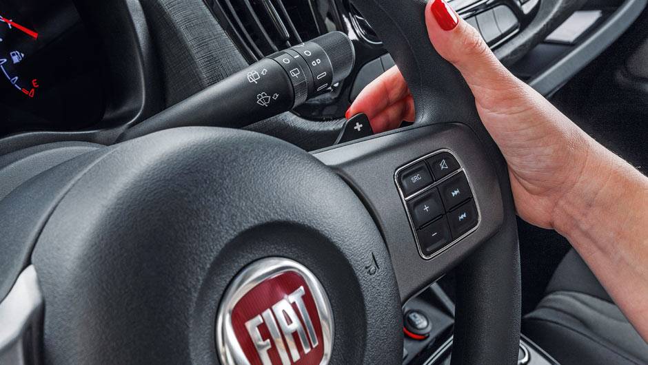 Dualogic agora &eacute; acionado por bot&atilde;o... | <a href="https://quatrorodas.abril.com.br/carros/impressoes/fiat-uno-evolution-1-4-802577.shtml" target="_blank" rel="migration">Leia mais</a>