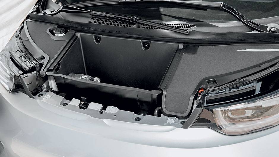 Na frente, h&aacute; um nicho para o cabo el&eacute;trico | <a href="https://quatrorodas.abril.com.br/carros/impressoes/bmw-i3-809257.shtml" target="_blank" rel="migration">Leia mais</a>
