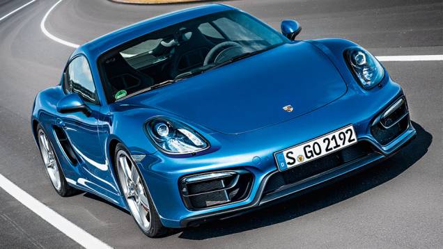 Cayman: linhas radicais e condução divertida | <a href="https://quatrorodas.abril.com.br/carros/impressoes/quarteto-porsche-809637.shtml" target="_blank" rel="migration">Leia mais</a>