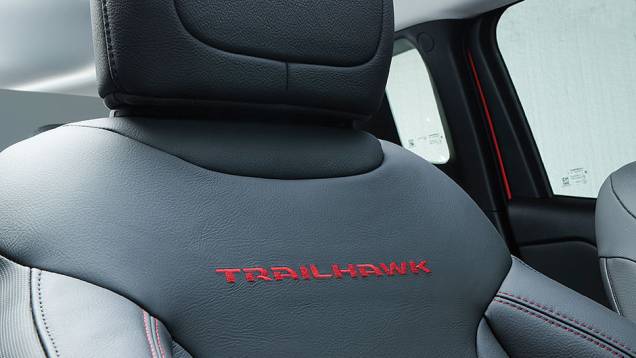 Trailhawk é a versão top | <a href="https://quatrorodas.abril.com.br/carros/impressoes/jeep-renegade-808905.shtml" target="_blank" rel="migration">Leia mais</a>