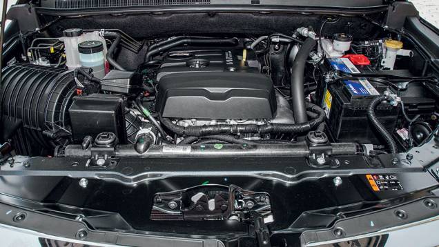 Além da injeção direta, o novo motor tem bloco de alumínio e comandos variáveis. Com o câmbio de seis marchas, garante bom desempenho | <a href="https://quatrorodas.abril.com.br/carros/testes/chevrolet-s10-ecotec-809241.shtml" target="_blank" rel="migration">Leia mais</a> Além da injeção direta, o novo motor tem bloco de alumínio e comandos variáveis. Com o câmbio de seis marchas, garante bom desempenho | <a href="https://quatrorodas.abril.com.br/carros/testes/chevrolet-s10-ecotec-809241.shtml" target="_blank" rel="migration">Leia mais</a>