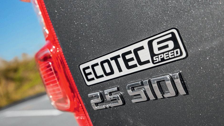 Al&eacute;m da inje&ccedil;&atilde;o direta, o novo motor tem bloco de alum&iacute;nio e comandos vari&aacute;veis. Com o c&acirc;mbio de seis marchas, garante bom desempenho | <a href="https://quatrorodas.abril.com.br/carros/testes/chevrolet-s10-ecotec-809241.shtml" target="_blank" rel="migration">Leia mais</a>