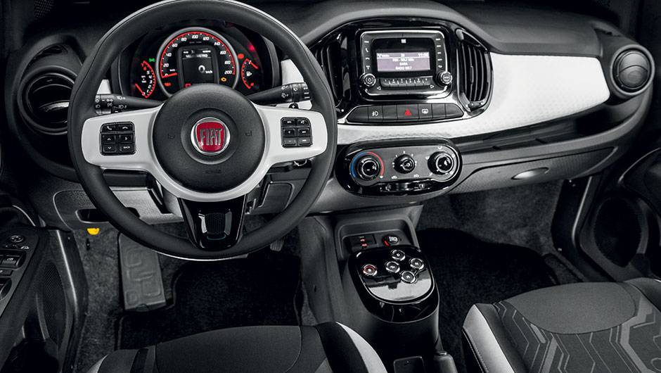 Vers&atilde;o Sporting tem ilumina&ccedil;&atilde;o do painel na cor vermelha | <a href="https://quatrorodas.abril.com.br/carros/testes/fiat-uno-dualogic-809297.shtml" target="_blank" rel="migration">Leia mais</a>