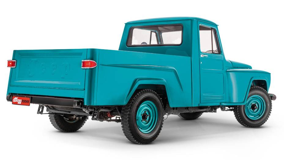 Caçamba leva até 750 kg de carga | <a href="https://quatrorodas.abril.com.br/carros/classicos-brasileiros/willys-pick-up-jeep-ford-f-75-807772.shtml" target="_blank" rel="migration">Leia mais</a>