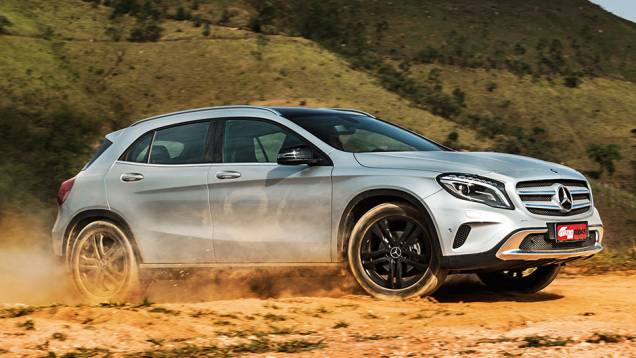 Rodas pretas compõem a versão topo de linha | <a href="https://quatrorodas.abril.com.br/carros/comparativos/audi-q3-x-bmw-x1-x-mercedes-gla-816140.shtml" target="_blank" rel="migration">Leia mais</a>