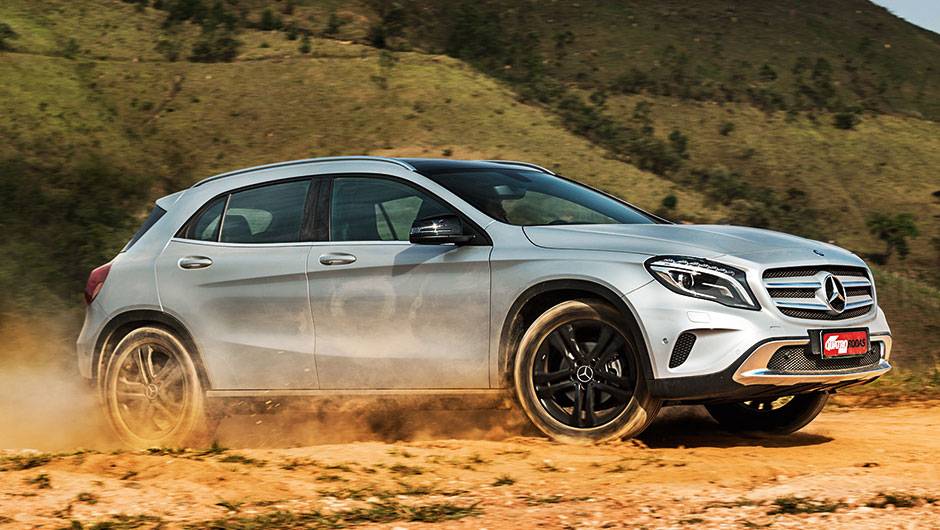 Rodas pretas comp&otilde;em a vers&atilde;o topo de linha | <a href="https://quatrorodas.abril.com.br/carros/comparativos/audi-q3-x-bmw-x1-x-mercedes-gla-816140.shtml" target="_blank" rel="migration">Leia mais</a>