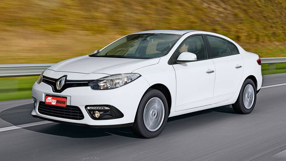 Maior mudan&ccedil;a visual &eacute; na grade, que incorporou o emblema maior | <a href="https://quatrorodas.abril.com.br/carros/testes/renault-fluence-815921.shtml" target="_blank" rel="migration">Leia mais</a>