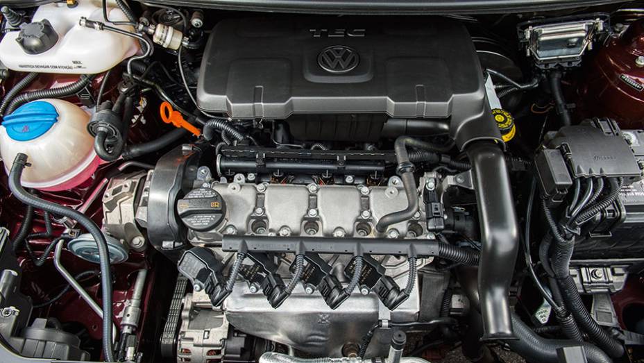 O 1.0 de quatro cilindros gera 76 cv | <a href="http://quatrorodas.abril.com.br/carros/comparativos/fox-x-up-820214.shtml" target="_blank" rel="migration">Leia mais</a>