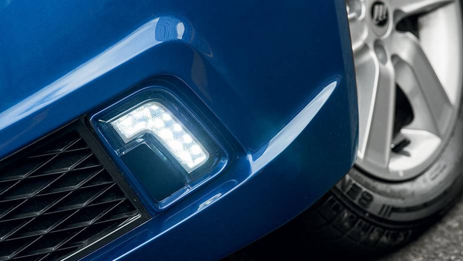 O único da categoria com luzes diurnas de led | <a href="http://quatrorodas.abril.com.br/carros/impressoes/lifan-530-819583.shtml" target="_blank" rel="migration">Leia mais</a>