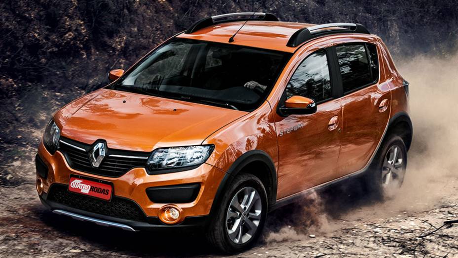 A suspensão é 4 cm mais alta que a do Sandero comum | <a href="https://quatrorodas.abril.com.br/carros/testes/renault-sandero-stepway-819954.shtml" target="_blank" rel="migration">Leia mais</a>