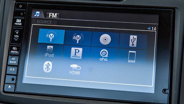 Multimídia ficou maior, é sensível ao toque e ganhou entrada HDMI | <a href="https://quatrorodas.abril.com.br/carros/impressoes/honda-cr-v-823378.shtml" target="_blank" rel="migration">Leia mais</a> Multimídia ficou maior, é sensível ao toque e ganhou entrada HDMI | <a href="https://quatrorodas.abril.com.br/carros/impressoes/honda-cr-v-823378.shtml" target="_blank" rel="migration">Leia mais</a>