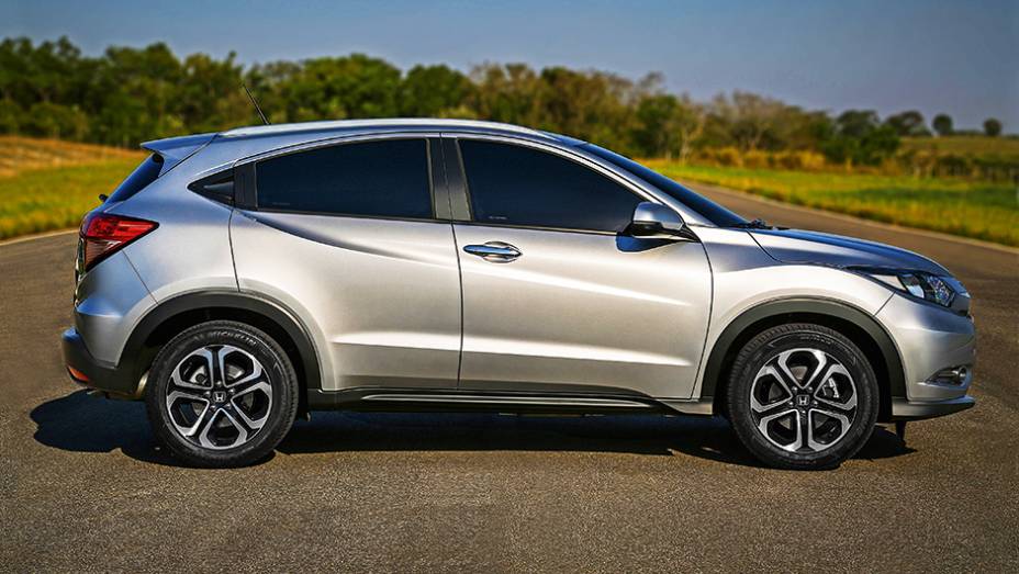 O HR-V utiliza a mesma plataforma do City e do Fit | <a href="https://quatrorodas.abril.com.br/carros/impressoes/honda-hr-v-823521.shtml" target="_blank" rel="migration">Leia mais</a>