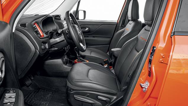Coluna de direção telescópica é item de série | <a href="https://quatrorodas.abril.com.br/carros/impressoes/jeep-renegade-823470.shtml" target="_blank" rel="migration">Leia mais</a> Coluna de direção telescópica é item de série | <a href="https://quatrorodas.abril.com.br/carros/impressoes/jeep-renegade-823470.shtml" target="_blank" rel="migration">Leia mais</a>