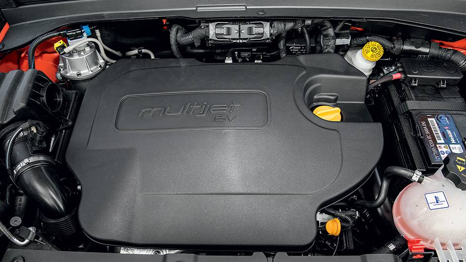 Jeep ser&aacute; o &uacute;nico da categoria a oferecer motor diesel | <a href="https://quatrorodas.abril.com.br/carros/impressoes/jeep-renegade-823470.shtml" target="_blank" rel="migration">Leia mais</a>