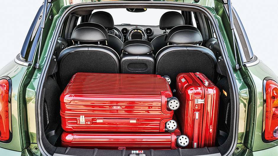 Porta-malas: volume &eacute; de 350 litros | <a href="https://quatrorodas.abril.com.br/carros/impressoes/mini-countryman-822100.shtml" target="_blank" rel="migration">Leia mais</a>