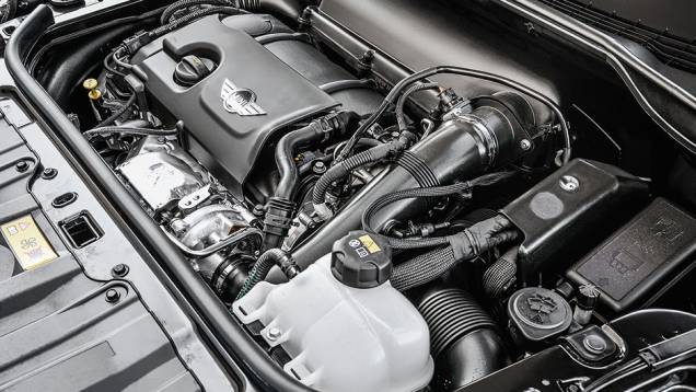 Motor 1.6: turbo, injeção direta e 190 cv | <a href="https://quatrorodas.abril.com.br/carros/impressoes/mini-countryman-822100.shtml" target="_blank" rel="migration">Leia mais</a> Motor 1.6: turbo, injeção direta e 190 cv | <a href="https://quatrorodas.abril.com.br/carros/impressoes/mini-countryman-822100.shtml" target="_blank" rel="migration">Leia mais</a>