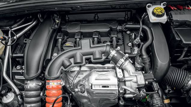 Com etanol, o novo motor entrega 173 cv | <a href="https://quatrorodas.abril.com.br/carros/testes/citroen-c4-thp-flex-829221.shtml" rel="migration">Leia mais</a>