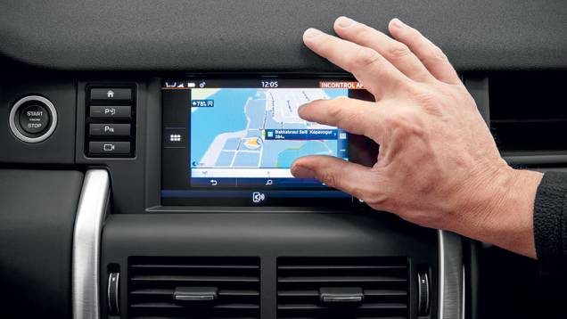 Central de 8 polegadas permite controlar funções do carro, aceita aplicativos para smartphones e é sensível ao toque | <a href="https://quatrorodas.abril.com.br/carros/impressoes/discovery-sport-835902.shtml" target="_blank" rel="migration">Leia mais</a> Central de 8 polegadas permite controlar funções do carro, aceita aplicativos para smartphones e é sensível ao toque | <a href="https://quatrorodas.abril.com.br/carros/impressoes/discovery-sport-835902.shtml" target="_blank" rel="migration">Leia mais</a>