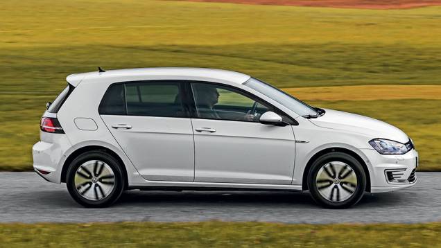 A frenagem do Golf GTE pode ser feita em dois estágios diferentes | <a href="https://quatrorodas.abril.com.br/carros/impressoes/volkswagen-golf-gte-835220.shtml" target="_blank" rel="migration">Leia mais</a>