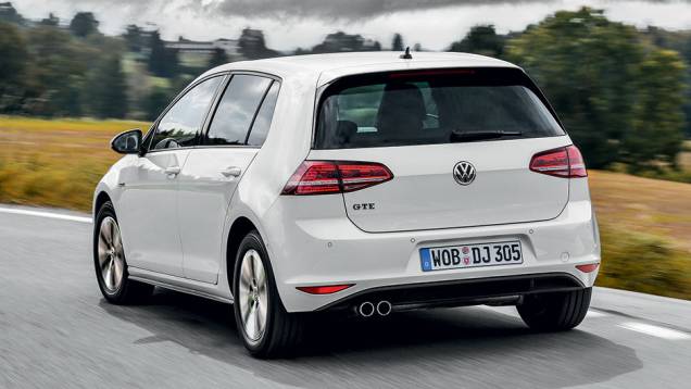 Abastecido e recarregado, ele pode rodar quase 1000 km | <a href="https://quatrorodas.abril.com.br/carros/impressoes/volkswagen-golf-gte-835220.shtml" target="_blank" rel="migration">Leia mais</a>