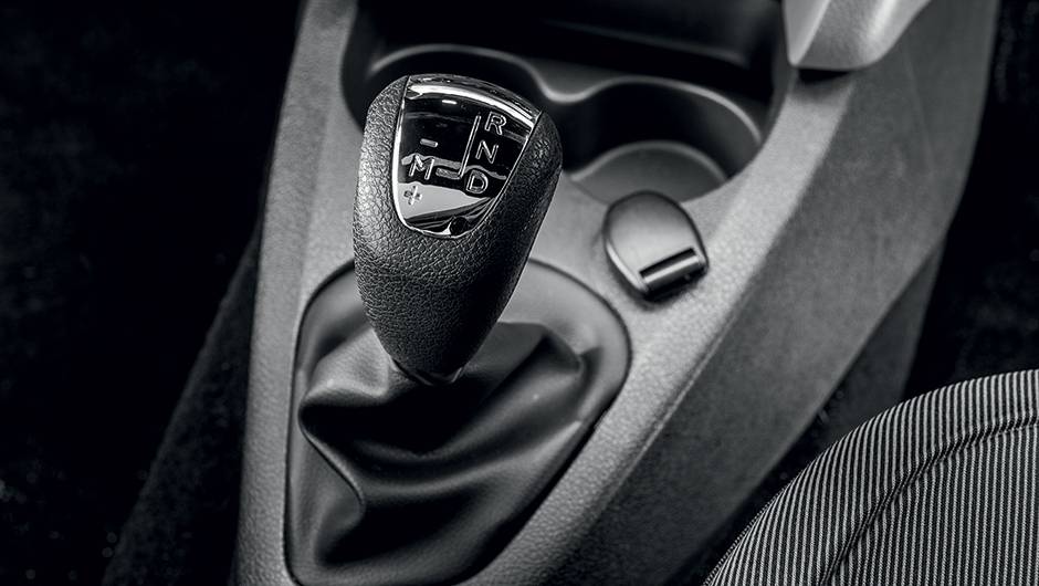 As trocas podem ser autom&aacute;ticas ou manuais | <a href="https://quatrorodas.abril.com.br/carros/testes/renault-logan-836500.shtml" target="_blank" rel="migration">Leia mais</a>
