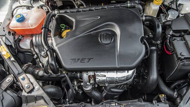 Motor 1.4 turbo oferece 152 cv de potência | <a href="http://quatrorodas.abril.com.br/carros/comparativos/comparativo-esportivos-841704.shtml" target="_blank" rel="migration">Leia mais</a>